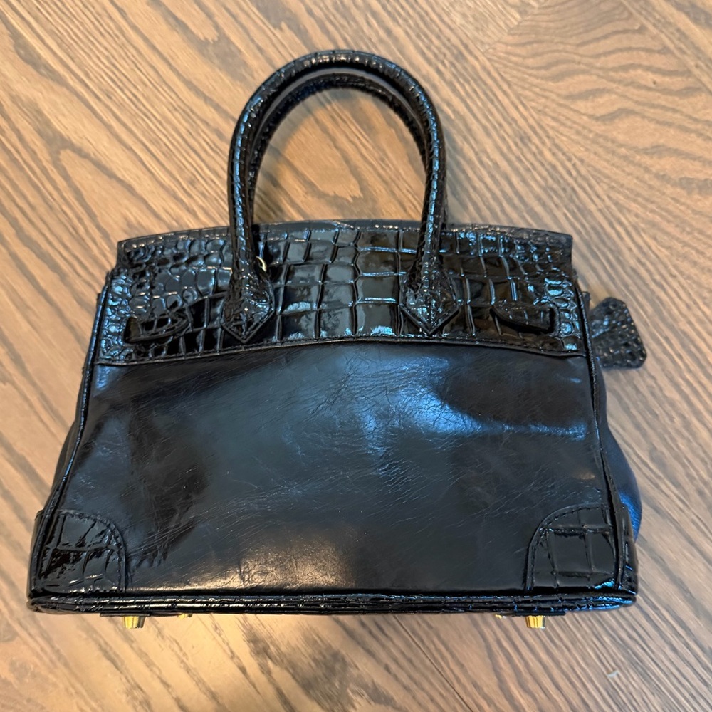 Elegant Black faux Leather Handbag - Picture 4 of 6